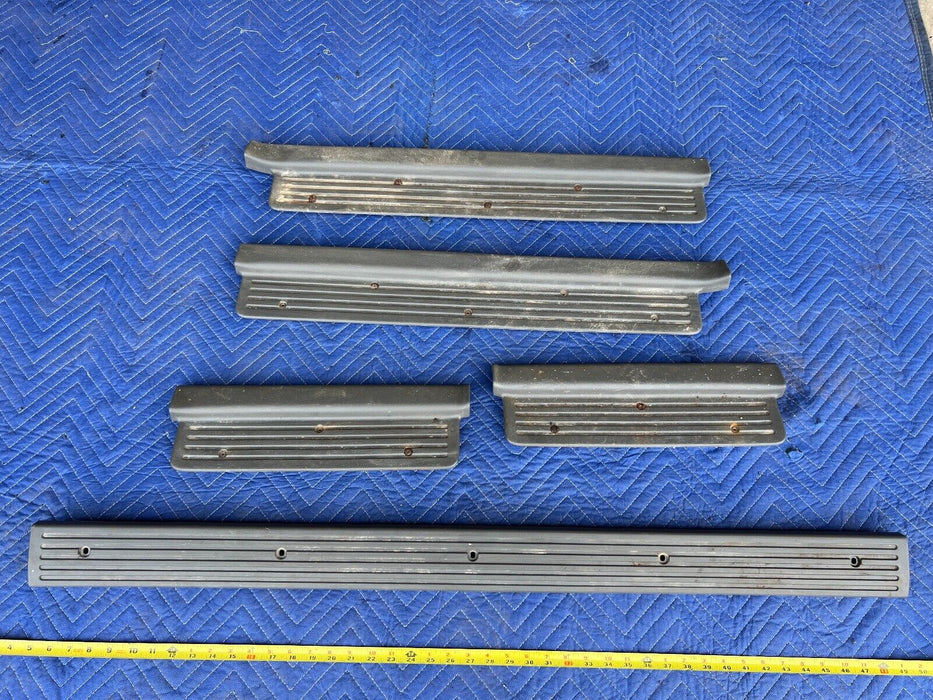 1998-2002 Isuzu Trooper Front & Rear RH & LH Set Door Sill Scuff Plates OE#931EM