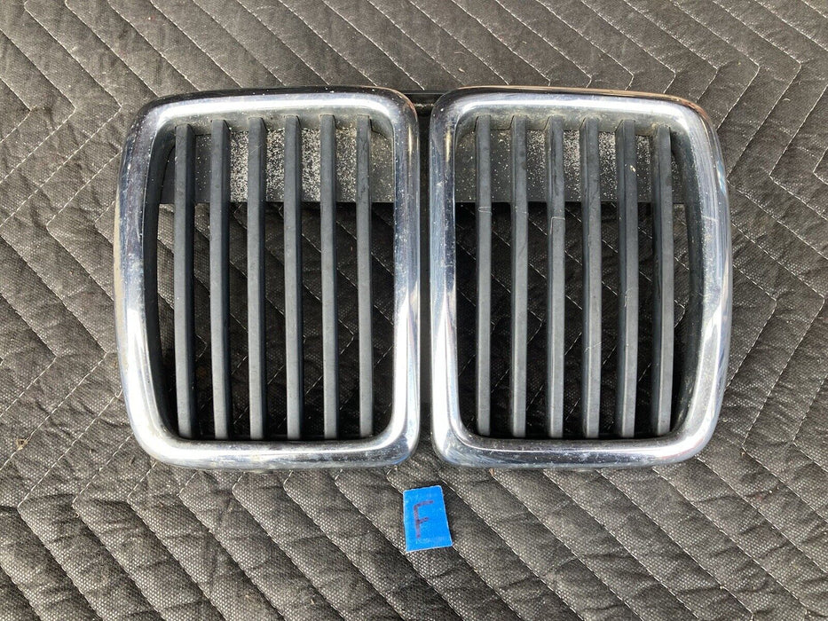 1982-1994 BMW E30 318i 325i 1884350 Grille Front Kidney Chrome OEM #2154M