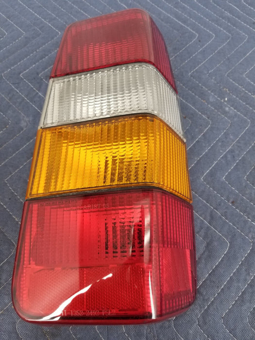 Volvo 240 245 Wagon Tail Light Pair 1372441 1372442 Left & Right #2606E