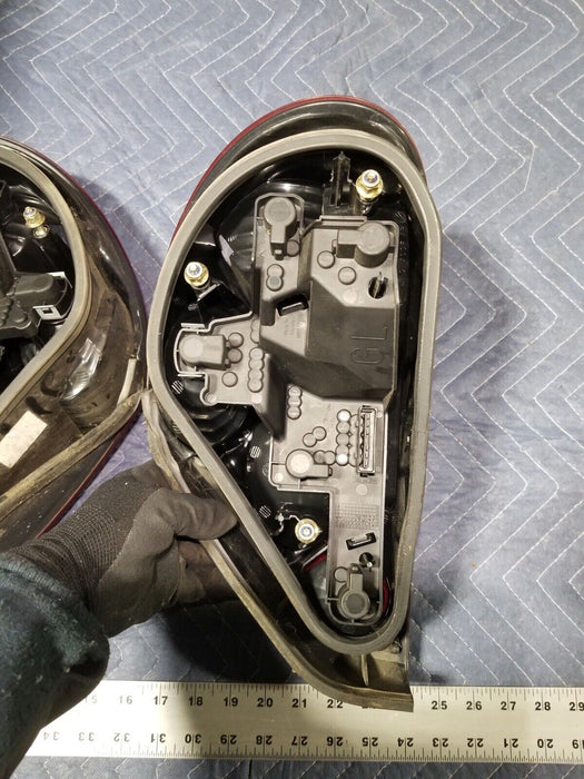 2002-2008 Jaguar X-Type 2.5L X400 Right & Left Rear Tail Light Brake OEM #1959E