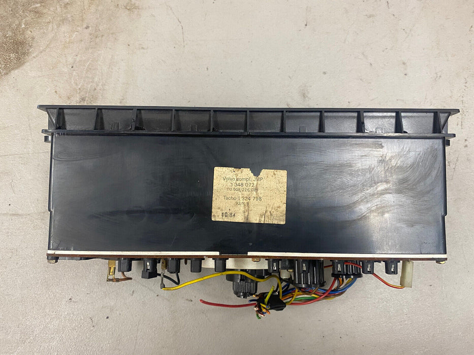 1983-85 Volvo 240 TURBO r0,980 Gauge Instrument Cluster 128,075 Cable OEM #2025E