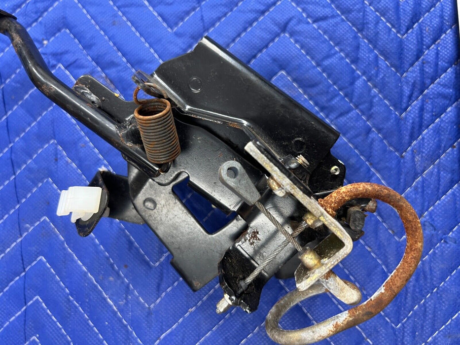 1998-2002 Isuzu Trooper Gas Pedal Accelerator Throttle Assembly OEM #951EM