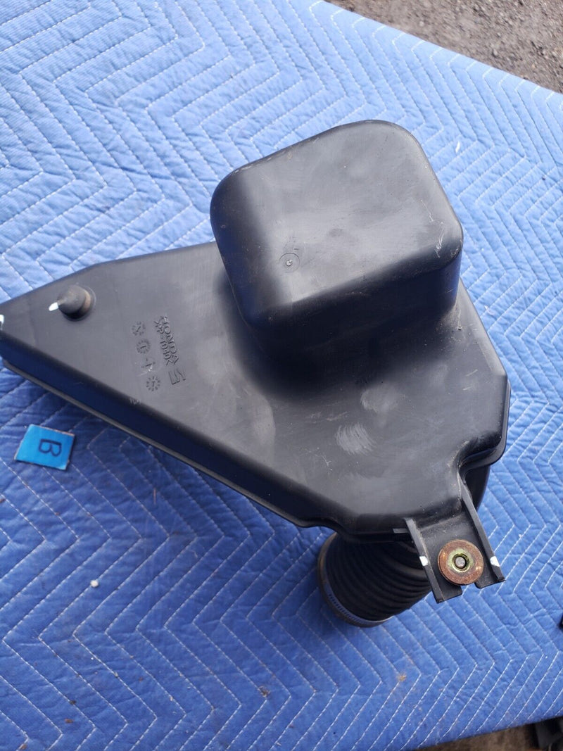2003-2006 Honda Element Air Intake Resonator Assembly #1028CN