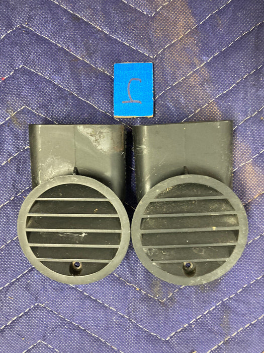 1984-1991 BMW 318i 325i E30 Dash Vent Pair Defrost 2 LH RH  OEM #2642M