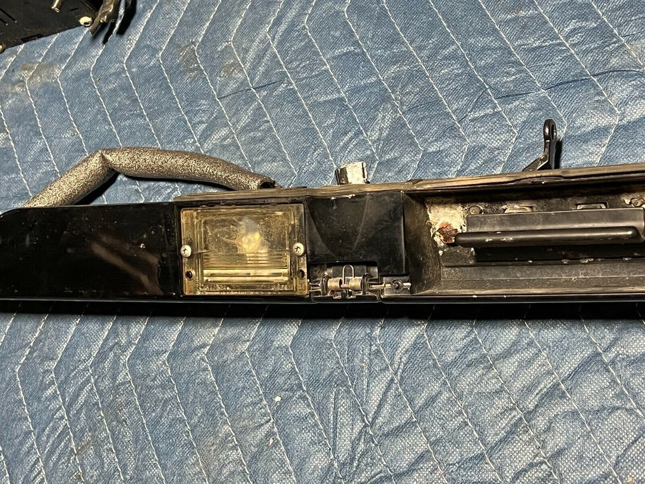 1998-2000 Volvo V70R V70 S70 Rear Hatch Handle License Plate Light Assembly#69EM