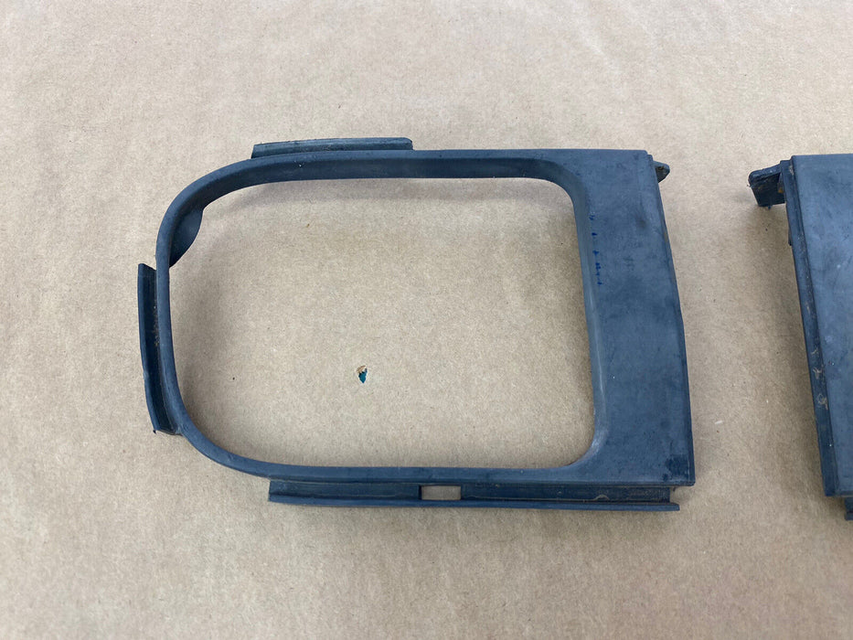 1998-2000 Volvo V70XC V70 S70 Fog Light Trim Bezel Pair L & R 9190410 OEM #2126E