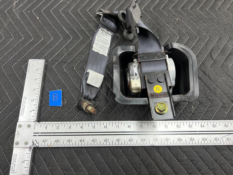 1998-2002 Isuzu Trooper Gray RH Passenger Rear Seat Belt Assembly OEM #918EM