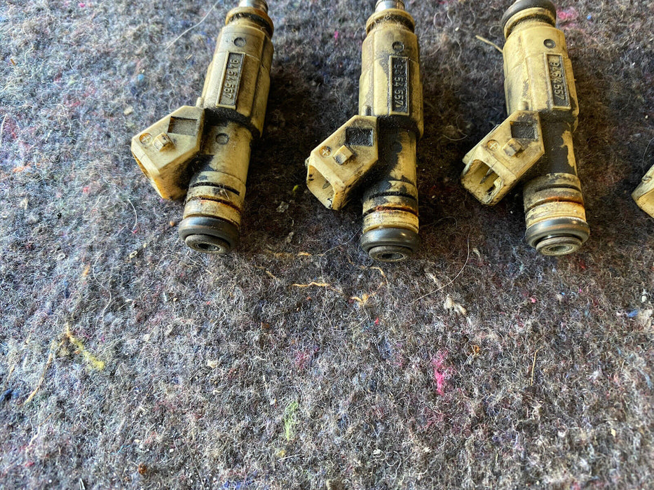 98-00 Volvo V70 S70 V70R XC Set Of 5 Fuel Injectors White 9454557 OEM #1476E