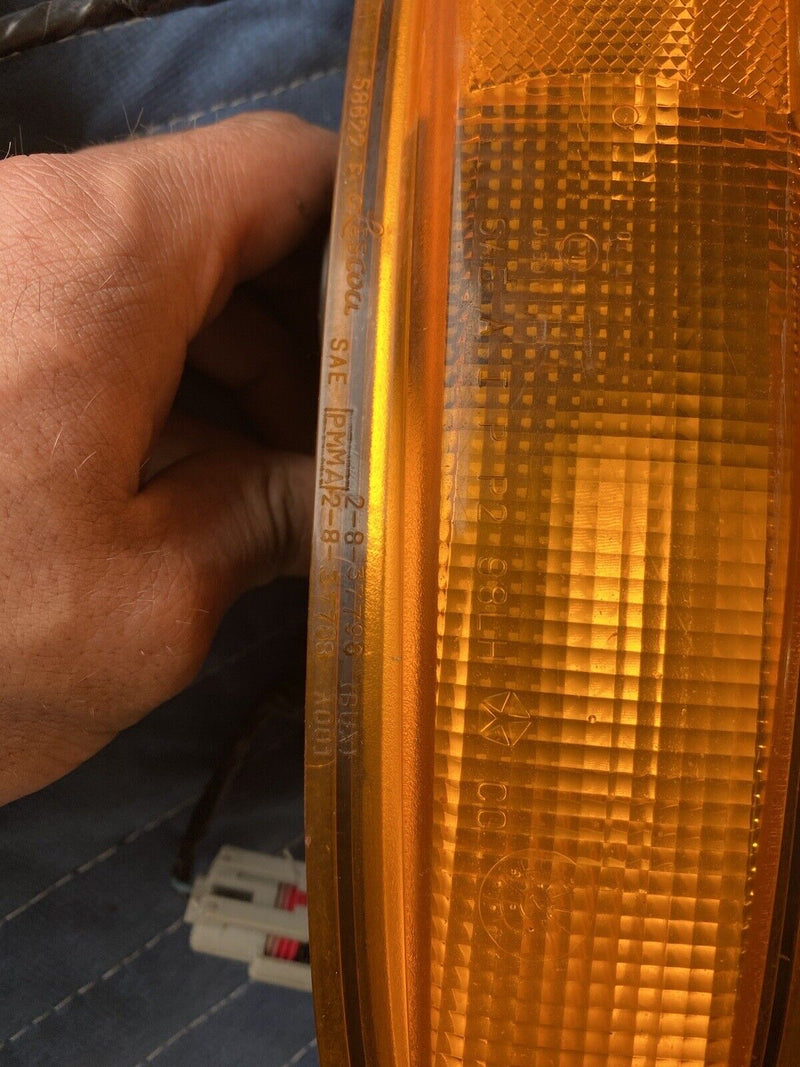 2001-04 Chrysler 300M OEM Turn Signal Lamp Light Lens Pair LR Assembly #15MC