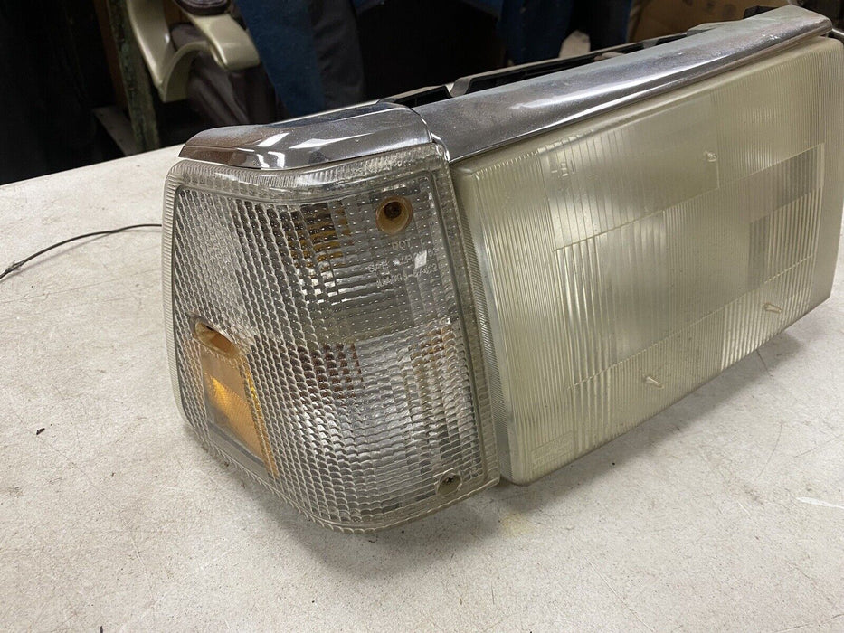 1986-1993 Volvo 240 242 244 245 Passenger Right Headlight Assembly OEM #1854E