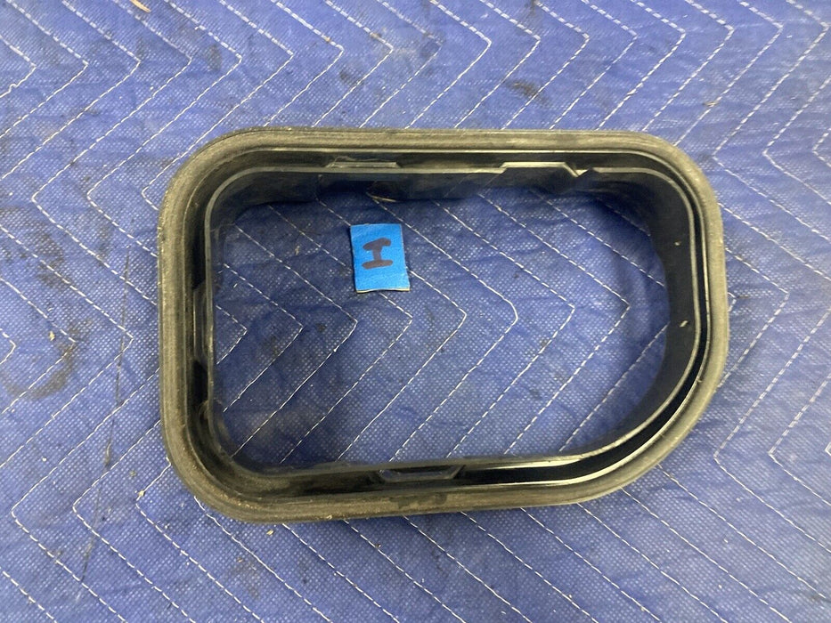 2004-2007 Volvo S60R S60 V70R Vowel Fresh Air Duct Bezel 30643490 OEM #2941M