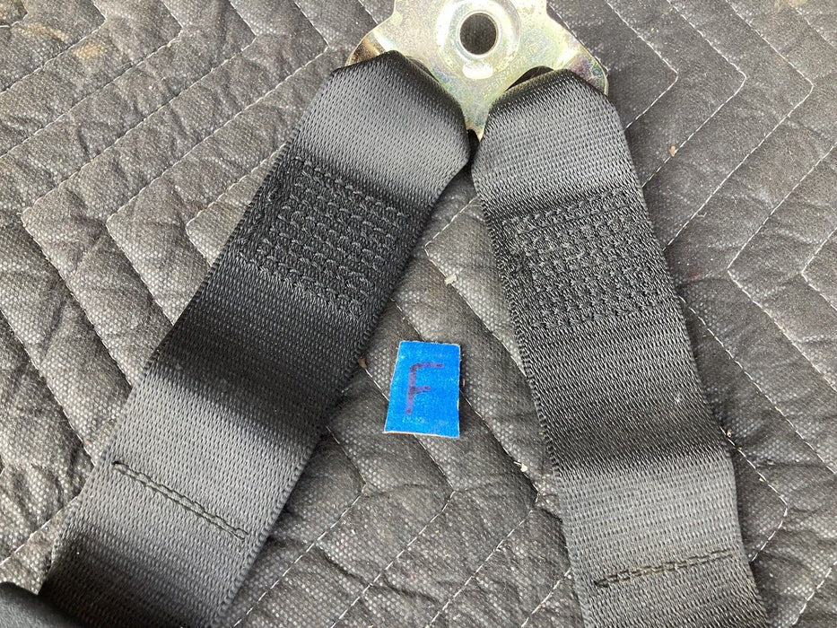 1982-1994 BMW E30 318i 325i 1941556 Rear Center Seat Belt Buckle OEM #2117M