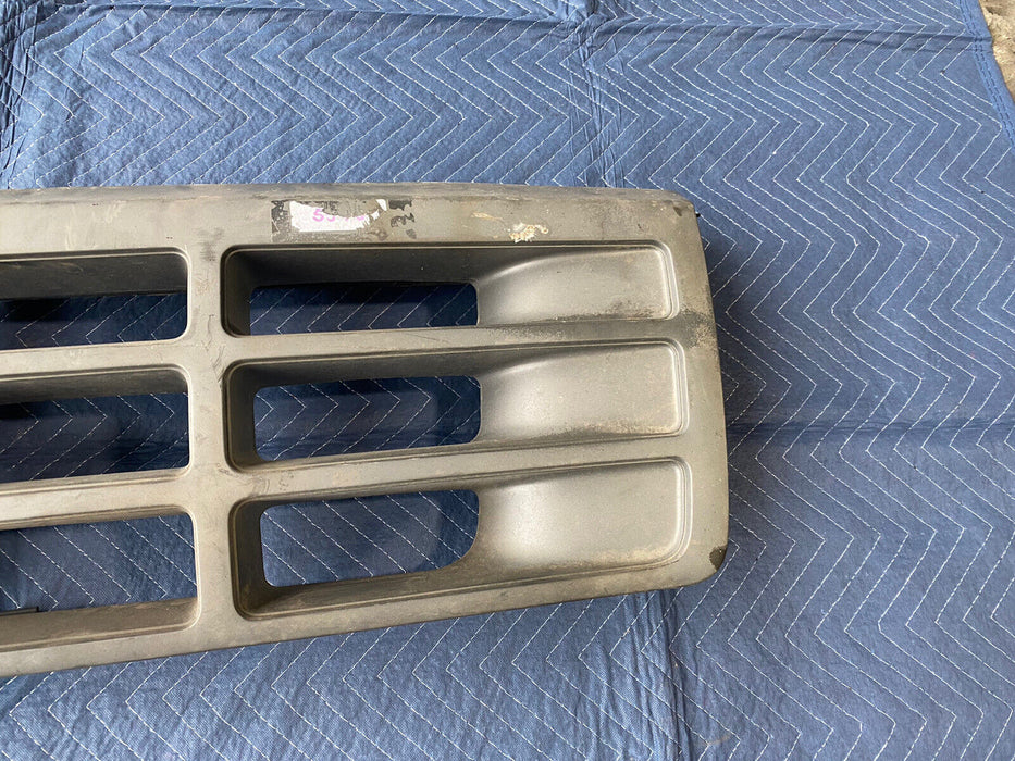 1992-1997 Ford F-150 F250 F350 Bronco Grille W/Emblem & Mount Bracket OEM #1047E