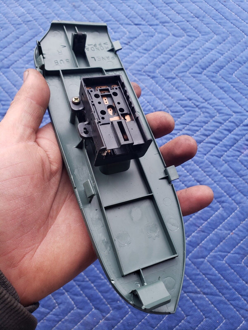 2003-2006 Honda ElementPassenger Right R Window Control Switch + Panel #1009CN