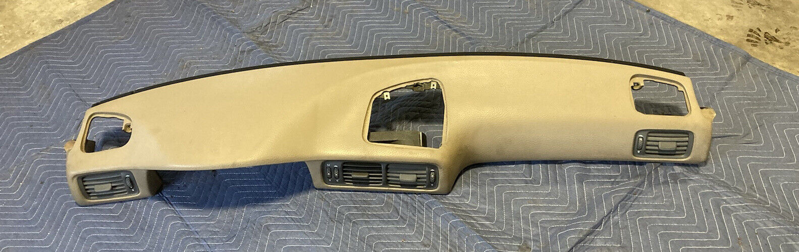 1998-2000 Volvo V70R V70 Upper Dash Panel Pad Tan Leather Interior AWD OEM #304M