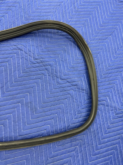 2005-2007 Volvo S60R Trunk Deck Lid Seal Gasket Weather Stripping OEM #1077EM