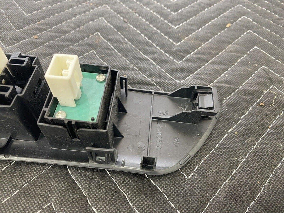 09-10 Pontiac Vibe 09-13 Matrix Toyota Front Right Power Window Switch OE #3155E