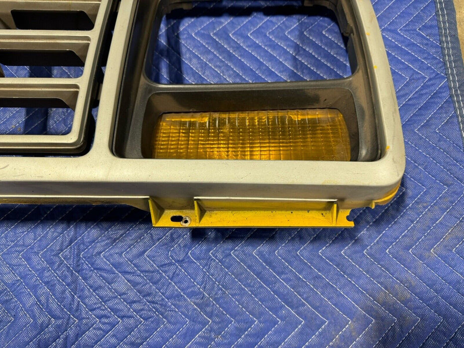 1983-1991 Ford Econoline Van Grille Chrome Complete & Turn Signals OEM #3174E