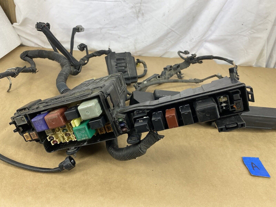 1997-2001 Lexus ES300 Complete Fuse Box  Engine Bay Relay Control OEM #2397E