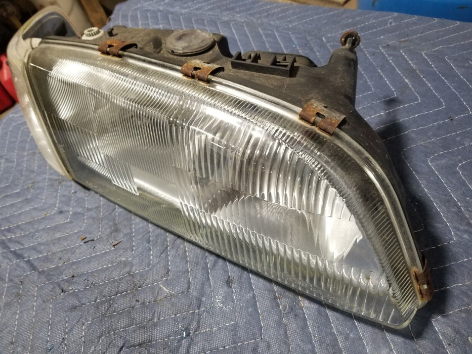 1998-2000 Volvo V70 V70R Wagon OEM Passenger Right R Headlight + Corner #331AN