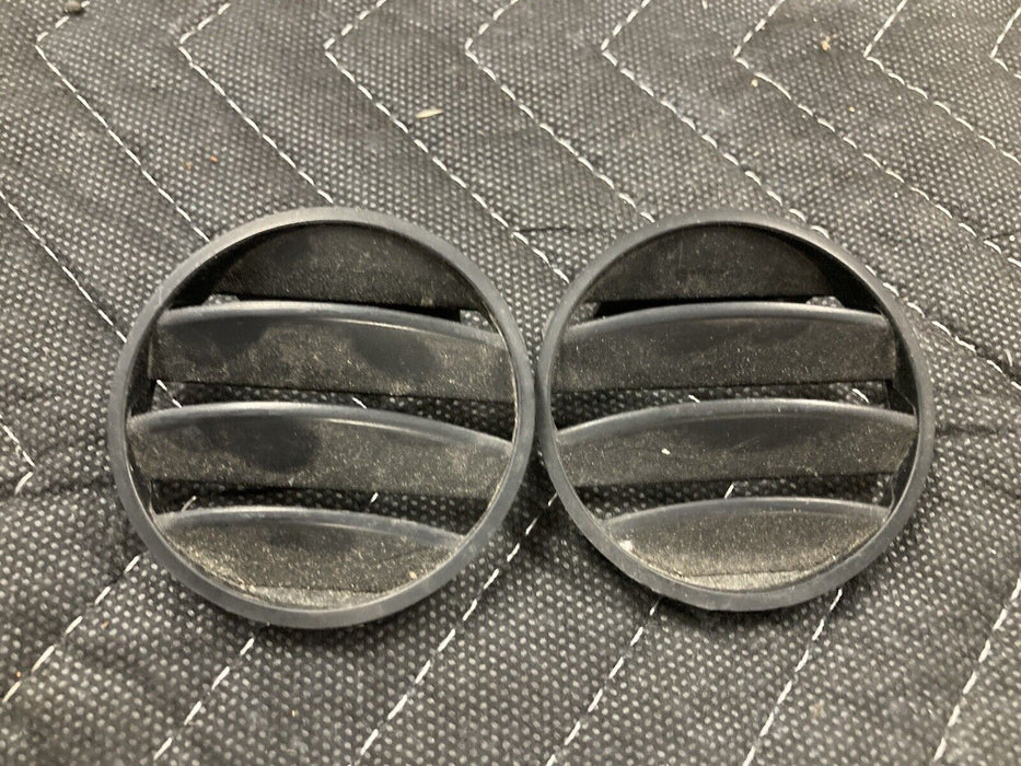 1999-2005 Volkswagen VW Jetta 1J0 819 705 A Dash Defrost Vent Air Pair #2404M