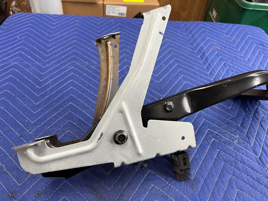 2005-2007 Volvo S60R V70R Brake Pedal Bracket Pad Assembly OEM #1024EM