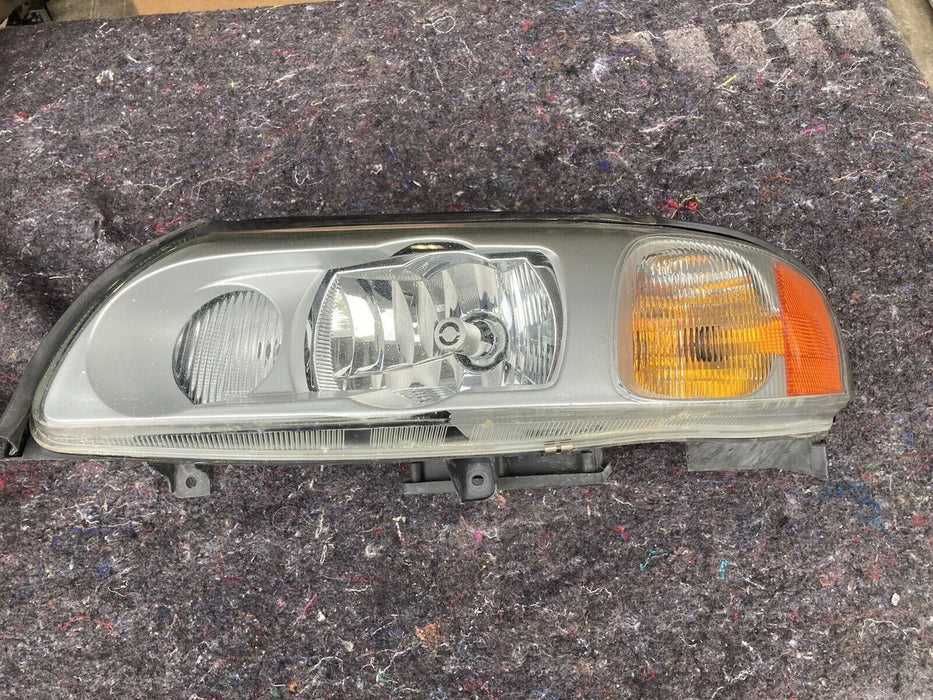 2005-2007 Volvo S60R S60 V70 R Headlight Left LH Assembly 30698823 OEM #1206M