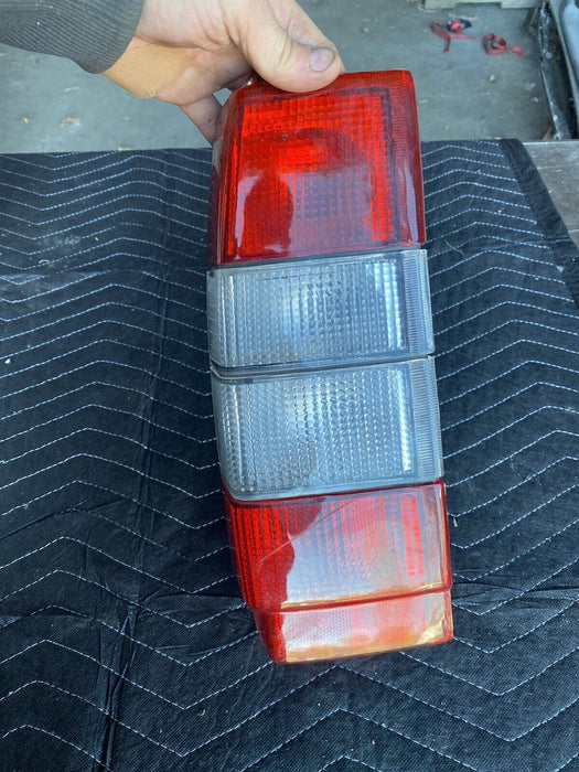 USA Euro Red/Clear Tail Light for 83-92 Volvo 740 760 90-96 940 960 Wagon #1832E