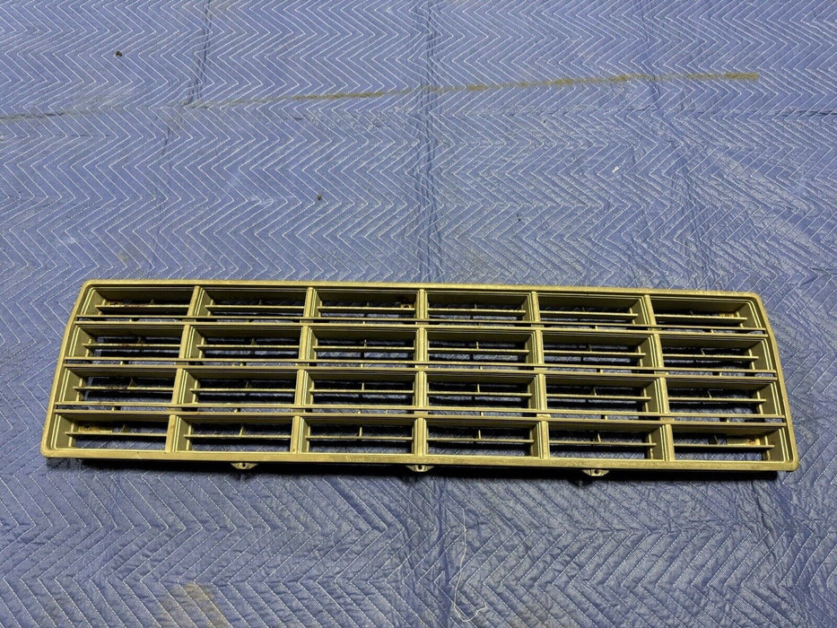 1980-1981 Ford F100 F150 F250 F350 Bronco Truck Pickup Grille Early Style #3177E