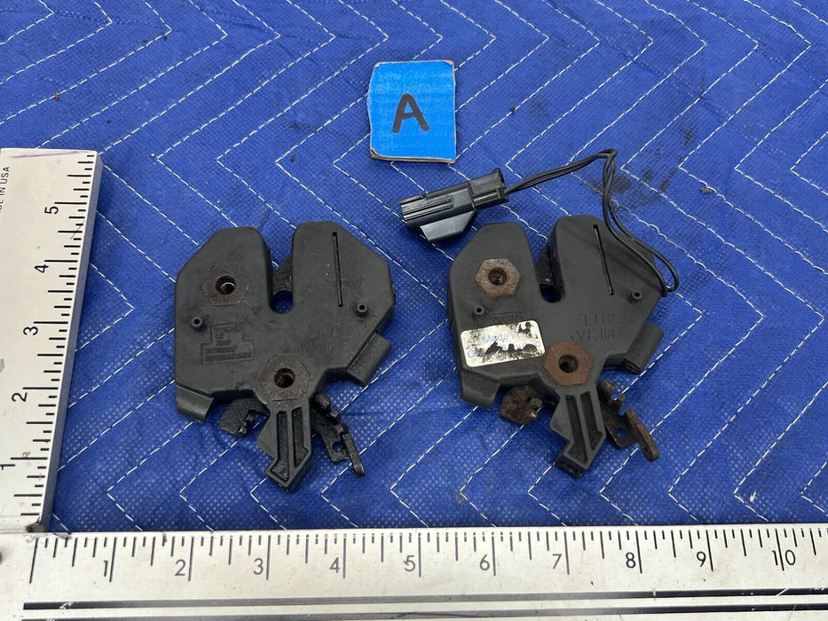 2005-2007 Volvo S60R V70R Pair LH RH Hood Lock Latch Assembly 30799689 OE#1326EM