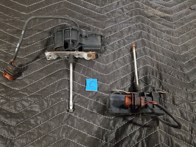 1992-1997 Volvo 850 850R Head Light Wiper Bumper Front Pair L & R OEM #2818E
