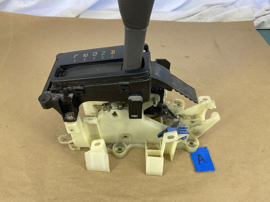 1997-2001 Lexus ES300 Gear Selector  Shifter Assembly Automatic Trans OEM #2318E