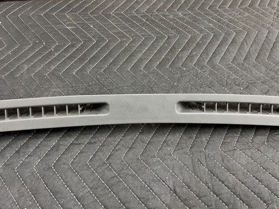 1998-2002 Isuzu Trooper Dash to Windshield Defroster Vent Cowl Trim OEM #917EM