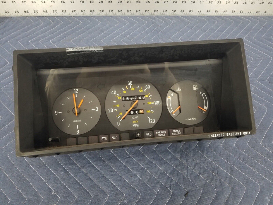 1981-1985 Volvo 240 244 245 Instrument Gauge Cluster 187,740 Miles R0,960 #2574E