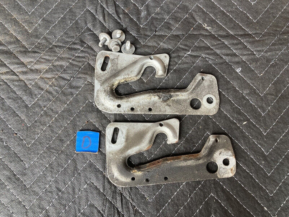 1982-1994 BMW E30 318i 325i Good Catch Bracket Mount Pair Latch OEM #2326M