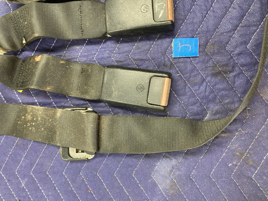 1984-1991 BMW 318i 325i E30 Rear LH RH Seat Belt Buckle Lower Set Coupe #2626M