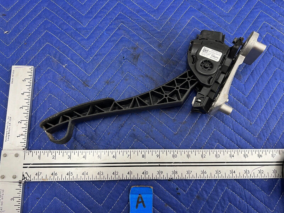 2005-2007 Volvo S60R V70R Accelerator Gas Pedal Throttle 30715175 OEM #1000EM