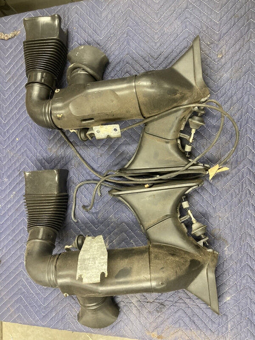 1975-1985 Volvo 242 240 244 245 Defrost Duct HVAC Pair LH RH 1215468 OEM #1723M