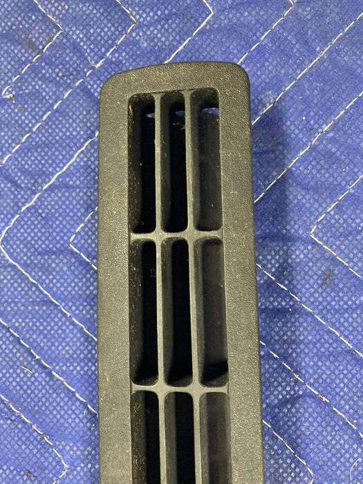 1984-1991 BMW 318i 325i E30 Rear Parcel Shelf Vent Defrost 1971937 OEM #2648M