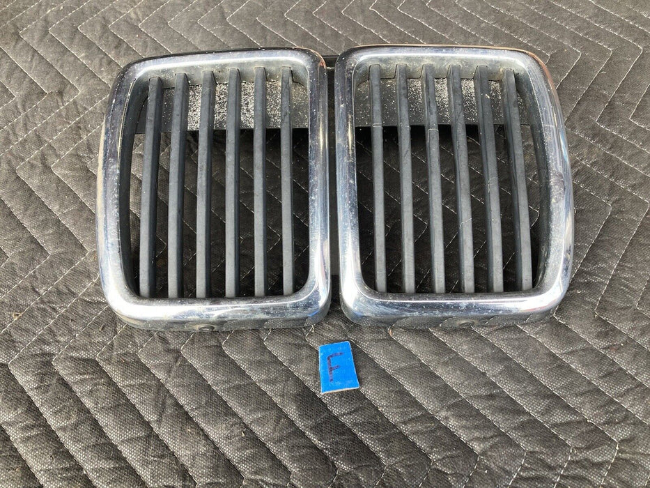 1982-1994 BMW E30 318i 325i 1884350 Grille Front Kidney Chrome OEM #2154M