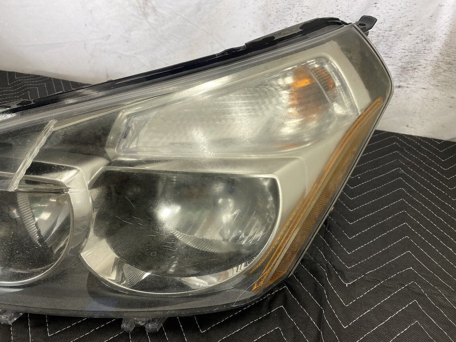 2009-2010 Pontiac Vibe Driver Side Left LH Headlight Assembly Light OEM #3152E