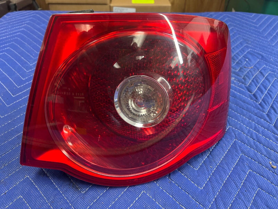 2006-2010 VW Jetta 2.5L Rear Right Passenger Side Tail Light 1K5945096J OE#100MC