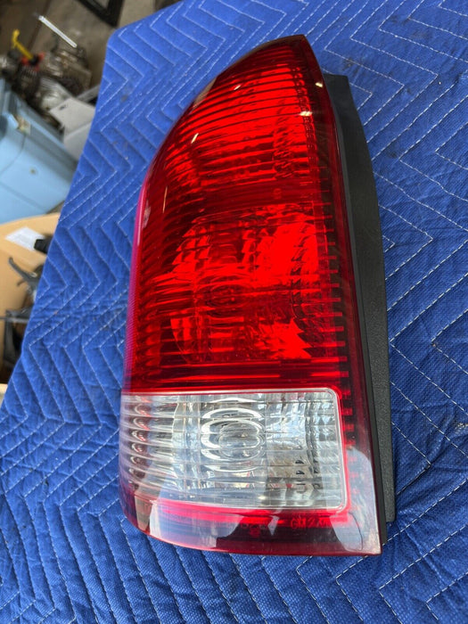 2002-2007 Saturn Vue Driver Left LH Tail Light Assembly Rear Lamp OEM #603EM