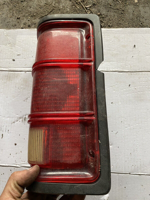 1981-1993 Dodge 1st Gen Dodge Ram Cummings Ramcharger OEM Tail Light Right #499E