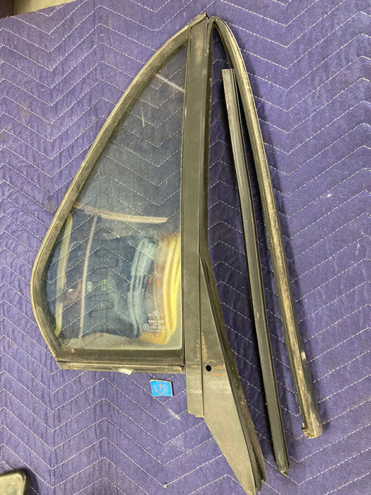 1982-1994 BMW E30 318i 325i Rear Right Quarter Glass Window 43r-001025 OEM#2502M