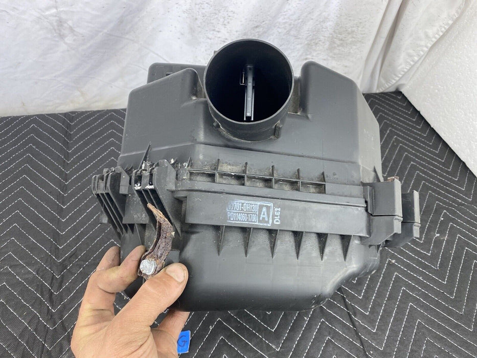 2009-2010 Pontiac Vibe Air Intake Air Cleaner Housing Filter MAF OEM #3090E