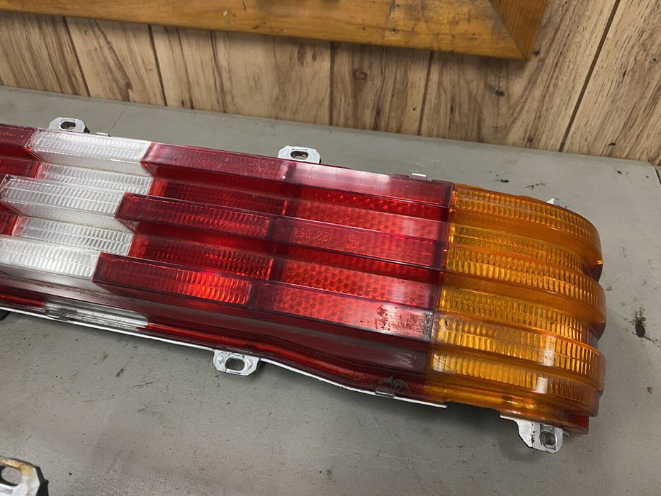 1977-1985 Mercedes W123 300D 300CD 240D R & L Tail Light Assembly Pair OE #1330E