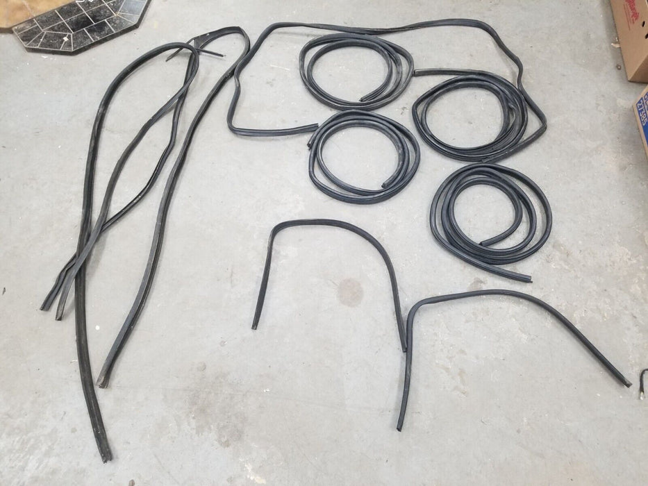 1992 - 1999 BMW M3 E36 OEM DOOR WEATHER SEAL USED GASKET SET #779CN