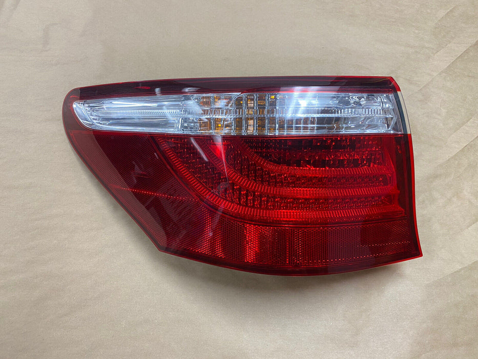 2007-2009 Lexus LS460 LS460L Rear Left Driver Side Outer Tail Light OEM #2095EJ