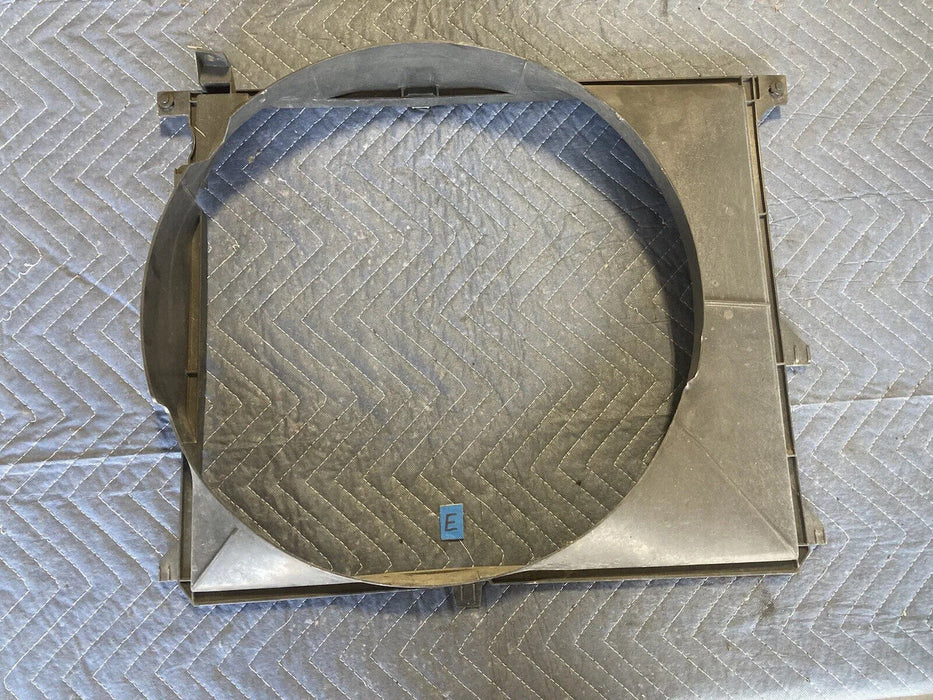 1988-1996 BMW E34 5 Series 525i 535i 1712686 Fan Shroud Surround OEM #2034M